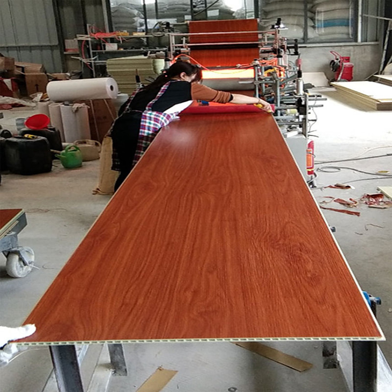 Modern Integrated Bamboo Wood Fiber PVC Wall Panel para sa TV Background Hard Package Wall Panel para sa Interior Ceiling para sa Paggamit ng Hotel